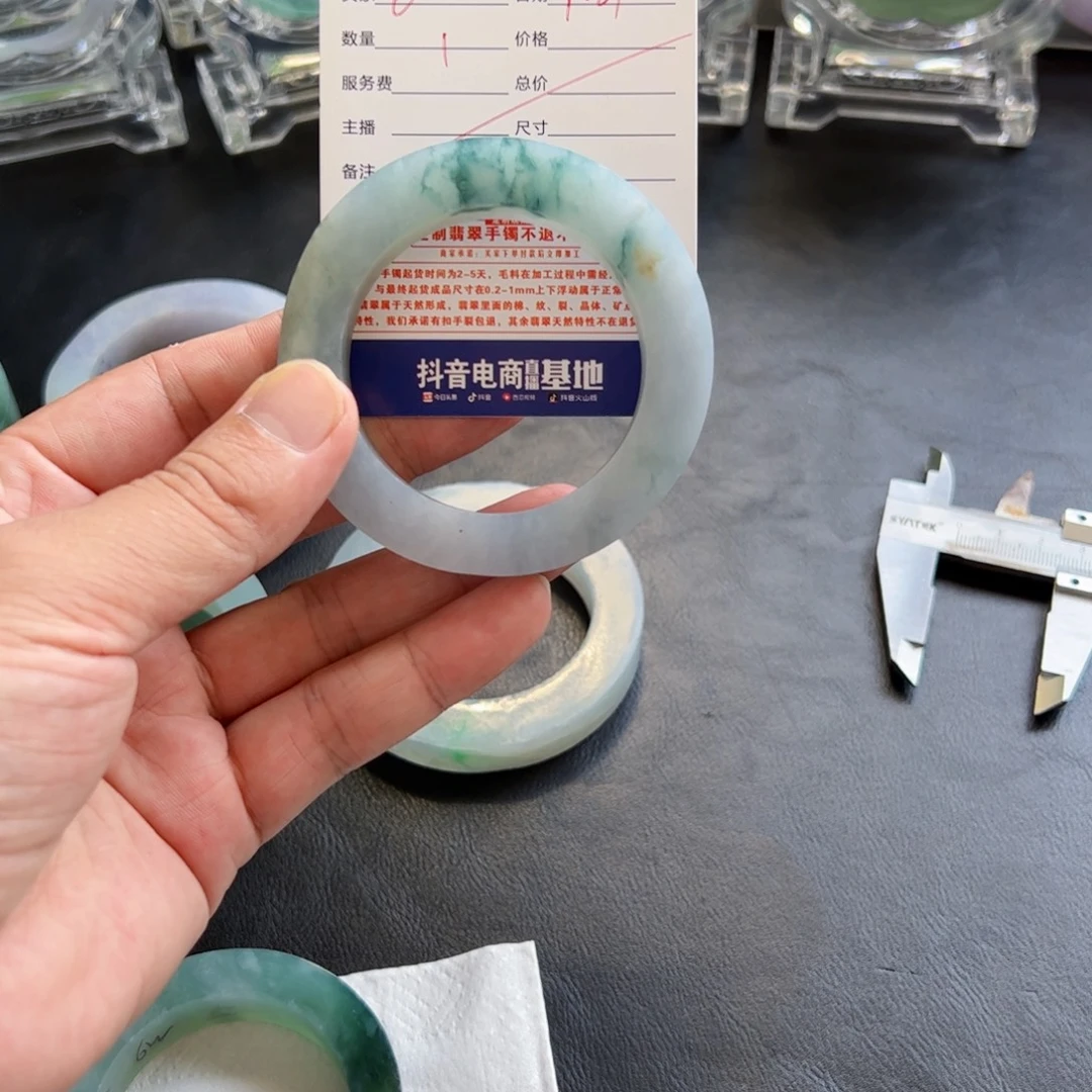 糖***.定制翡翠未镶嵌天然翡翠手镯