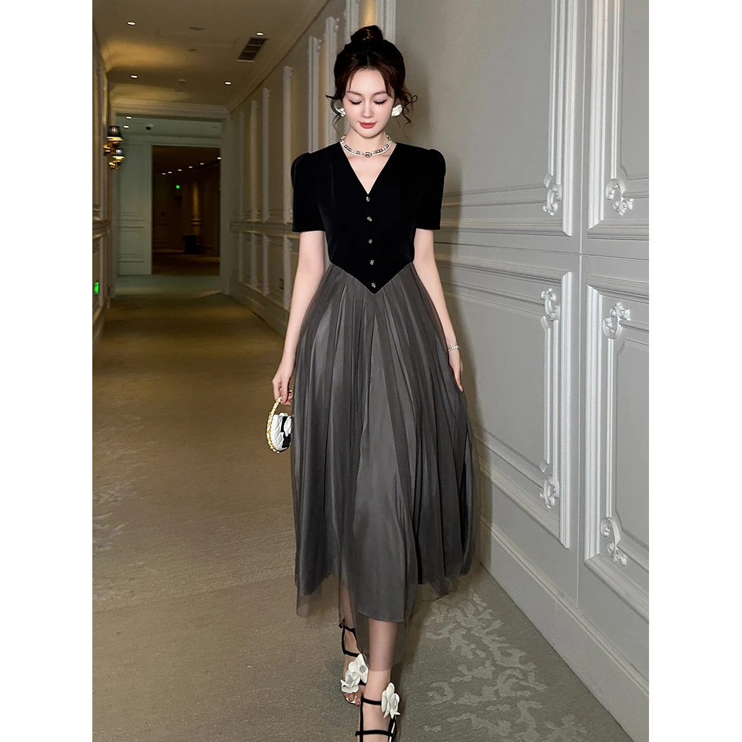 时尚V领连衣裙夏季新款高级感网纱拼接复古收腰显瘦气质大摆裙子