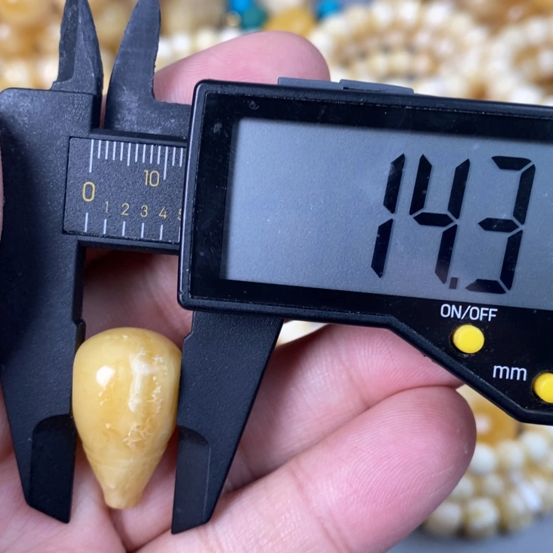 蜜蜡未镶嵌珠宝奇石2.9g