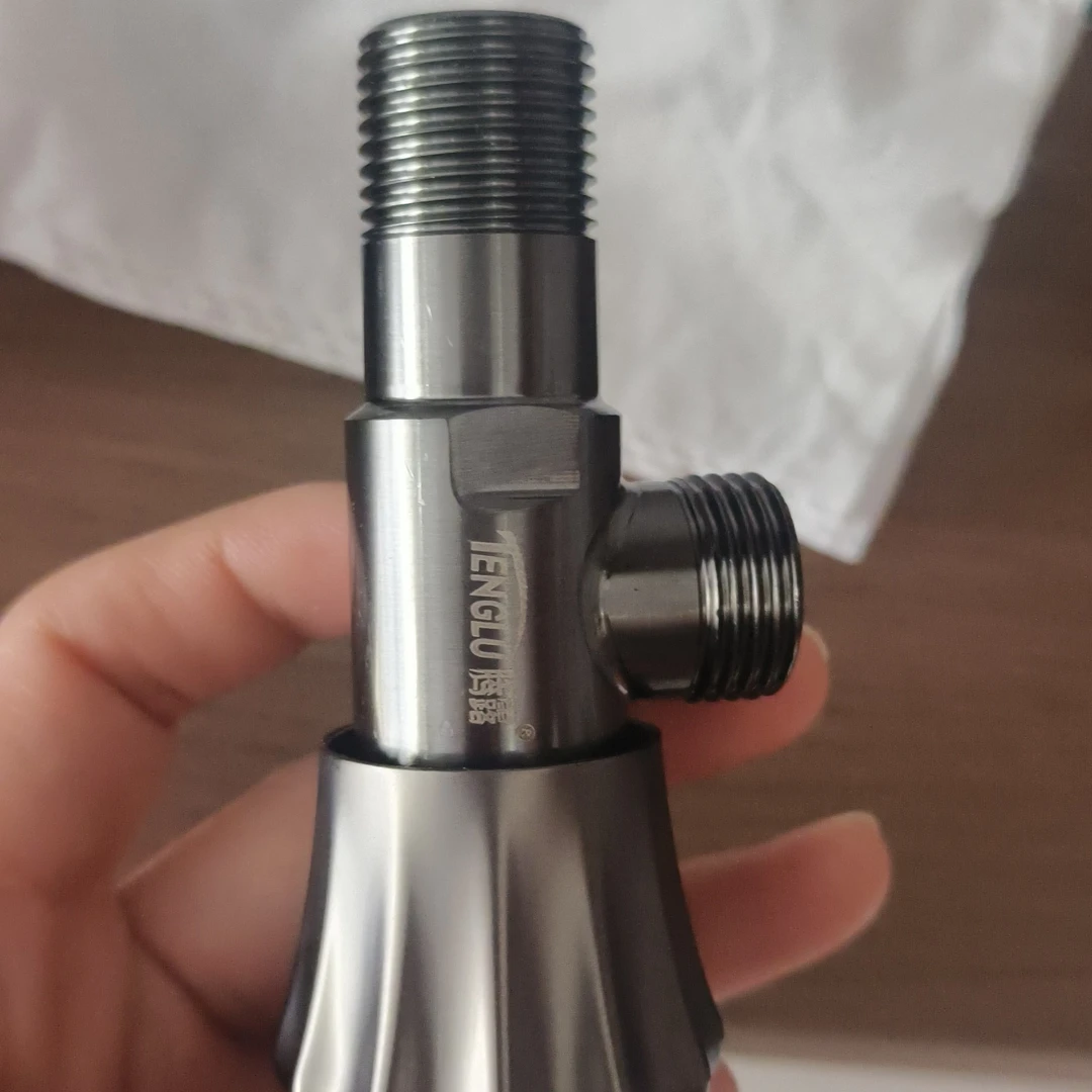 水镀枪灰角阀，好用又美观