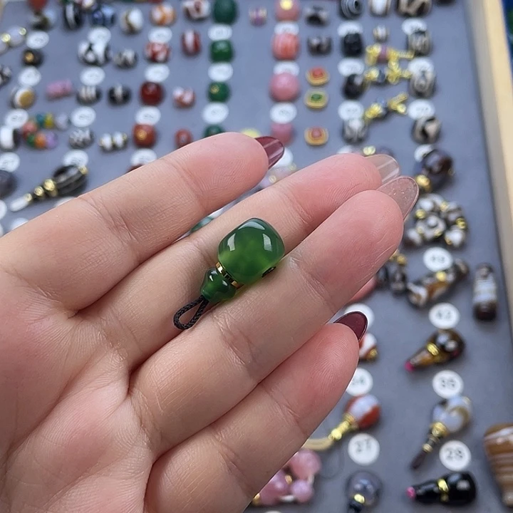玛瑙/玉髓未镶嵌饰品