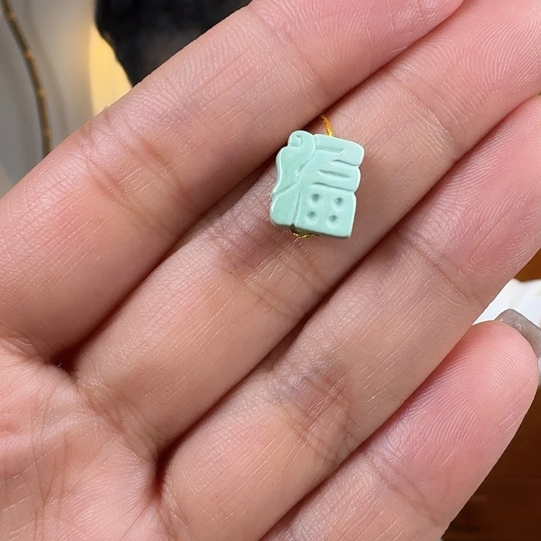 绿松石未镶嵌挂件