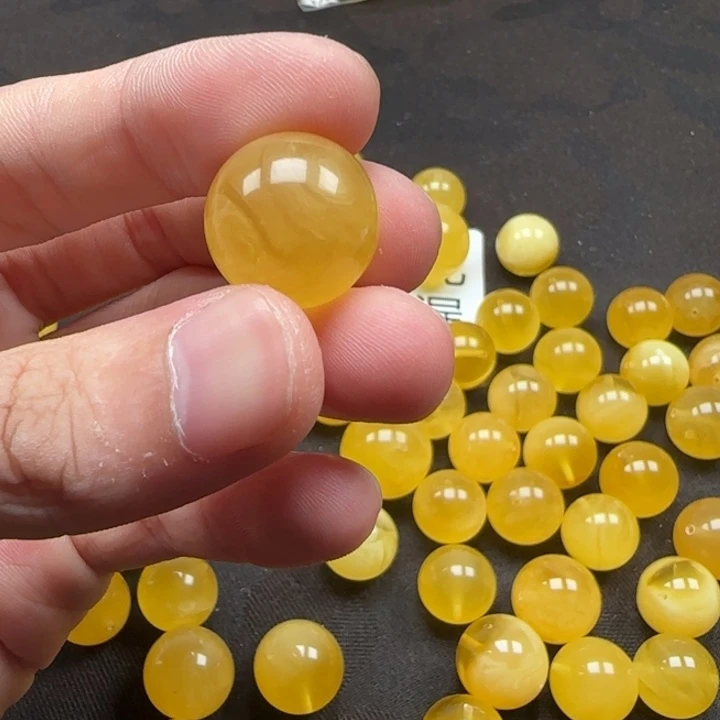 未镶嵌琥珀裸石天然240