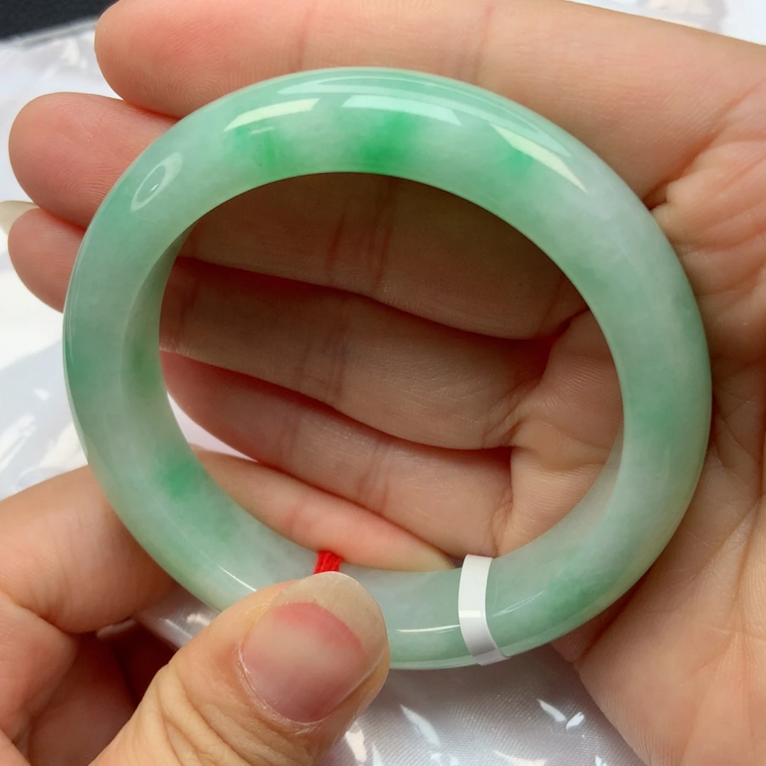 翡翠手镯未镶嵌53圈