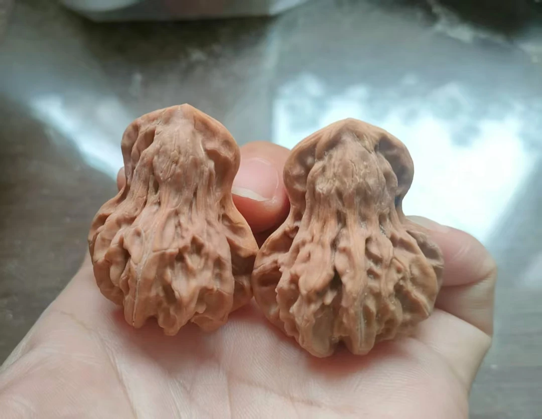 异形葫芦文玩核桃手把件随机一对（有修介意勿拍）