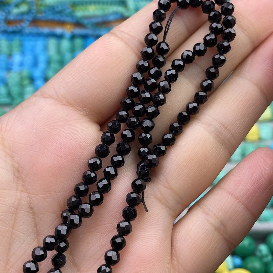 玛瑙/玉髓未镶嵌珠宝半成品尖晶石