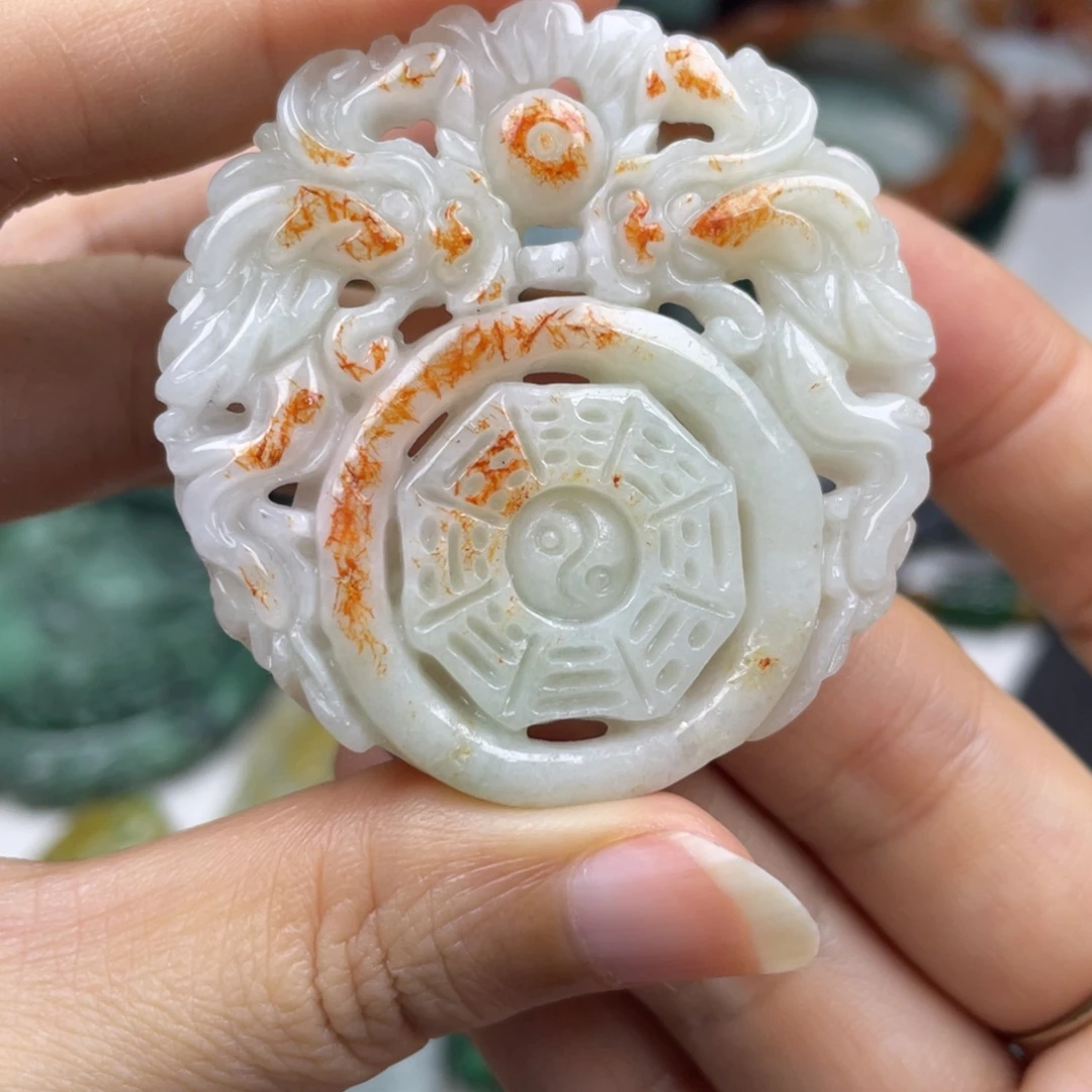 翡翠未镶嵌颈饰牌子