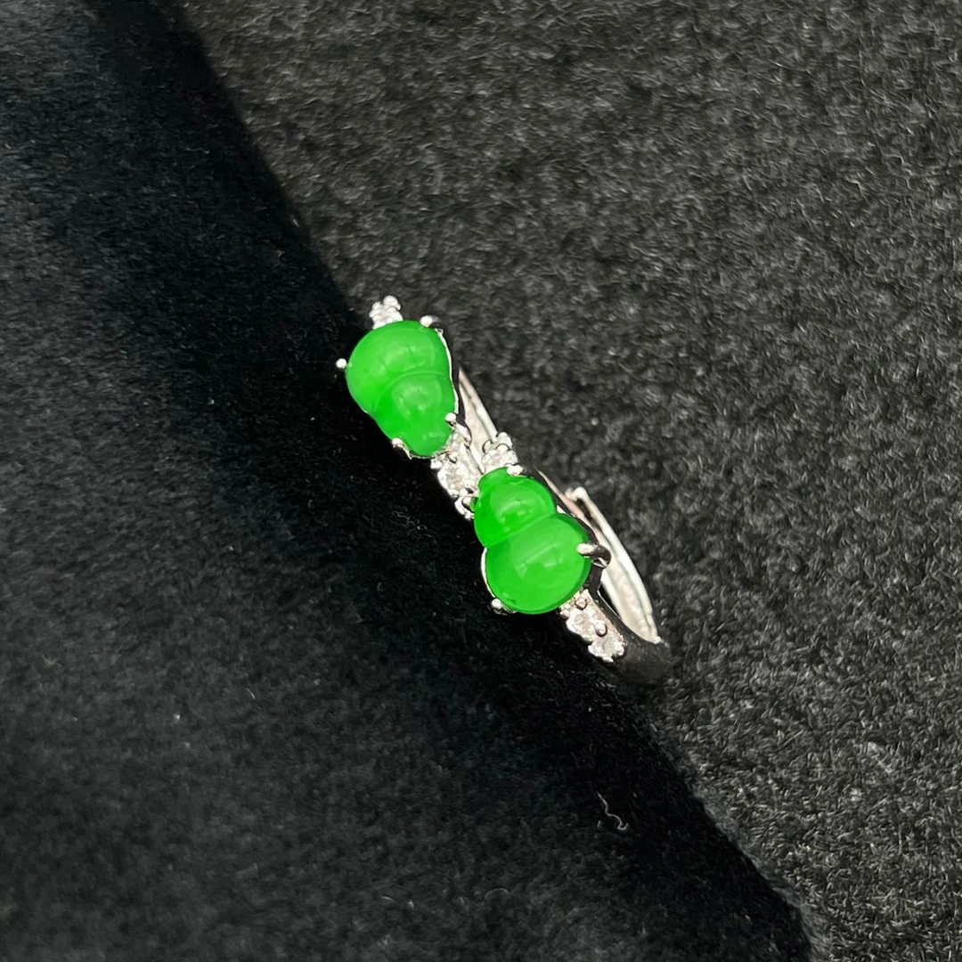 天然翡翠气质葫芦耳饰（尺寸7×6×4.5mm）~ABSX5008