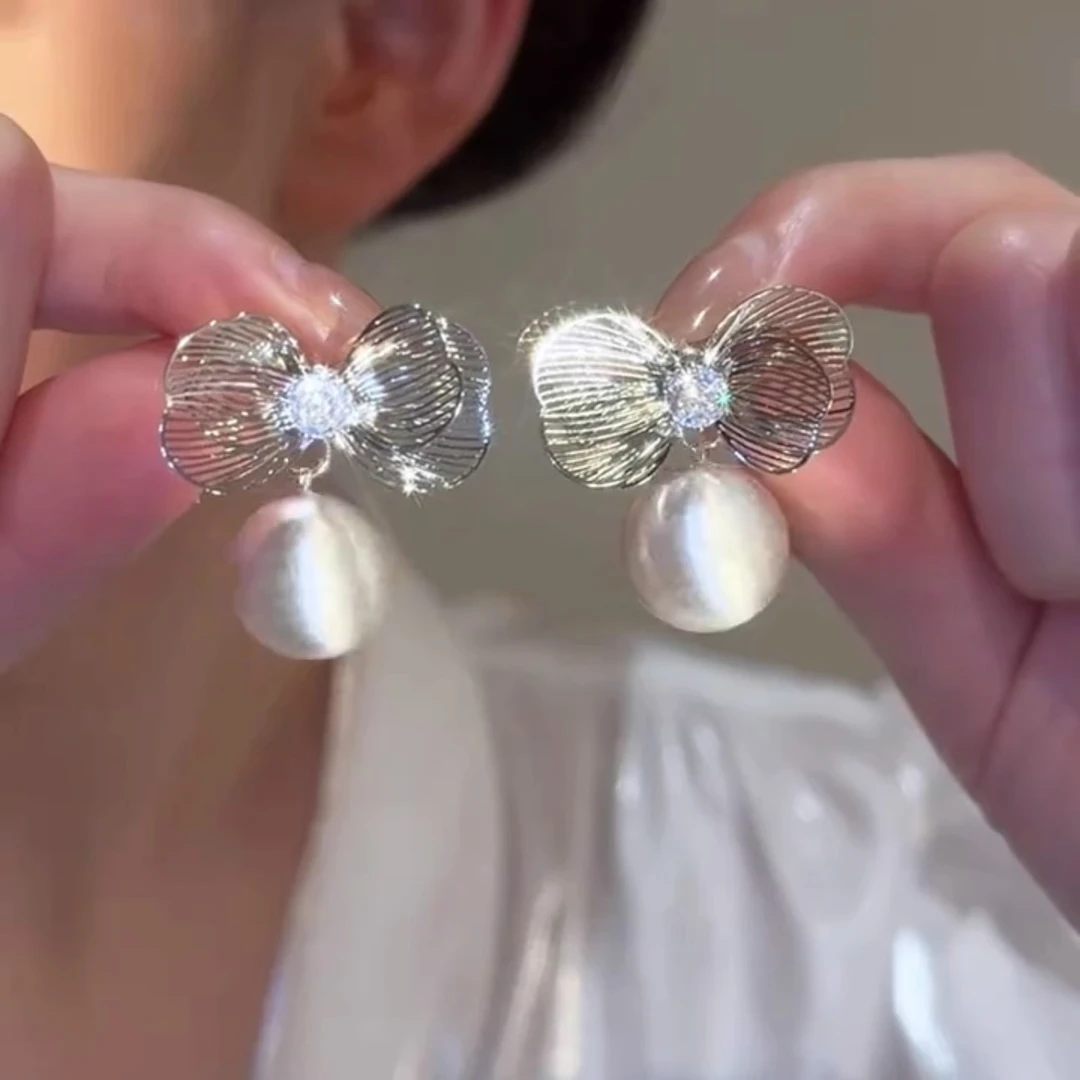 铜合金耳饰 高级感拉丝圆球镂空蝴蝶结耳环女个性设计感耳饰耳钉