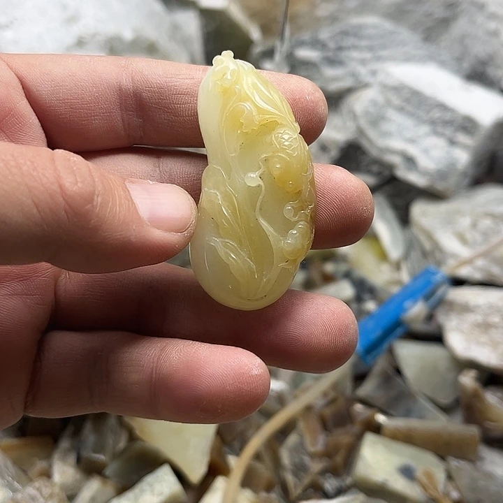 和田玉（糖玉）未镶嵌挂件