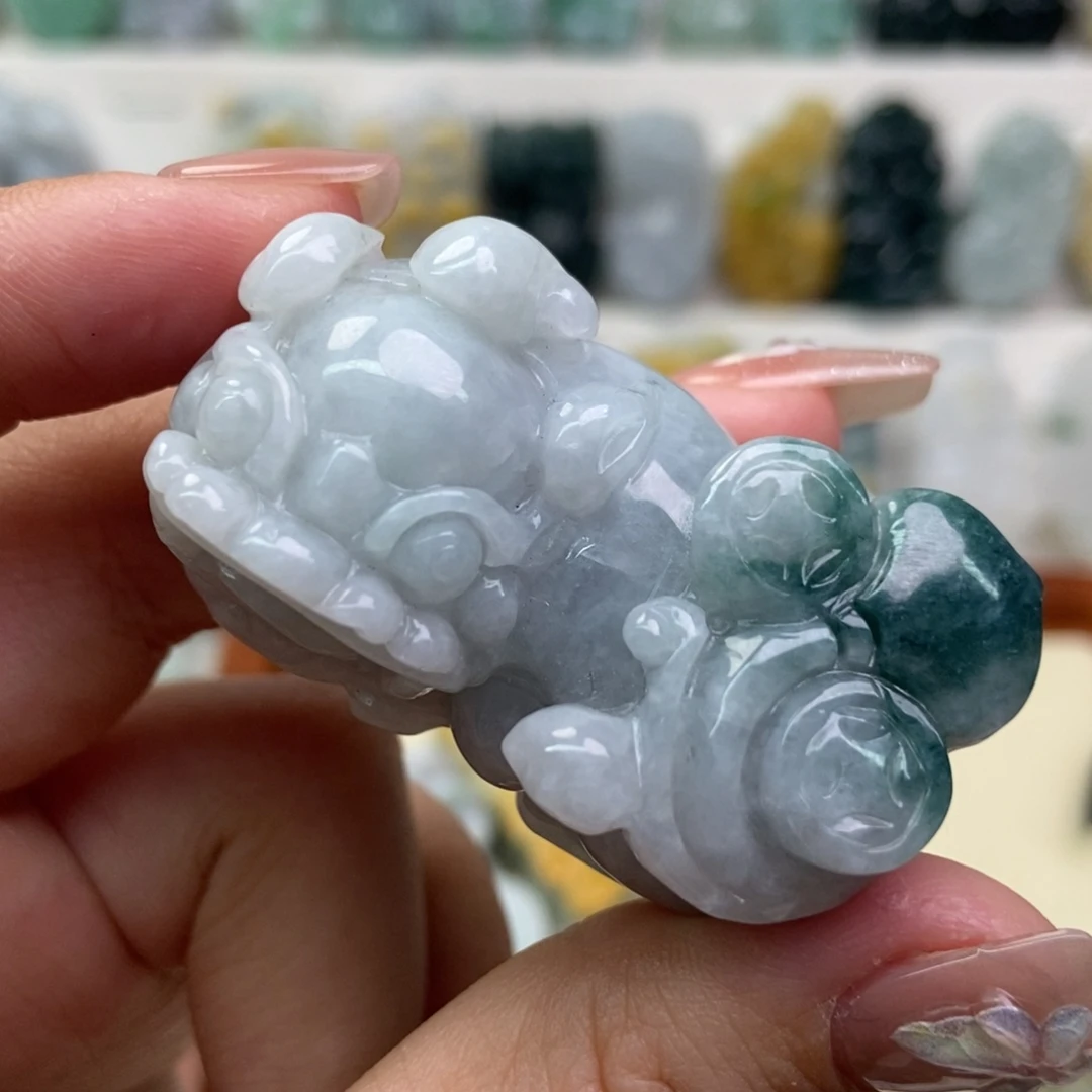 翡翠吊坠(赠链)未镶嵌薇***坑