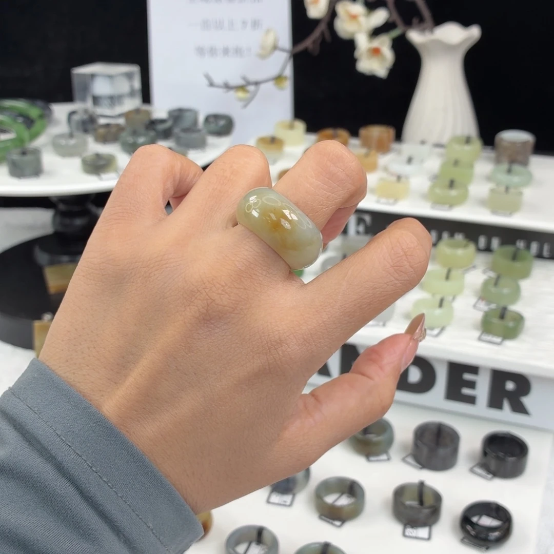 和田玉（糖玉）未镶嵌戒指Q89一口糖墩墩18.1不退换