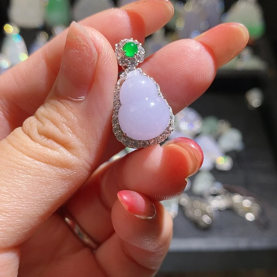 翡翠银S925镶嵌颈饰?*籽天然翡翠