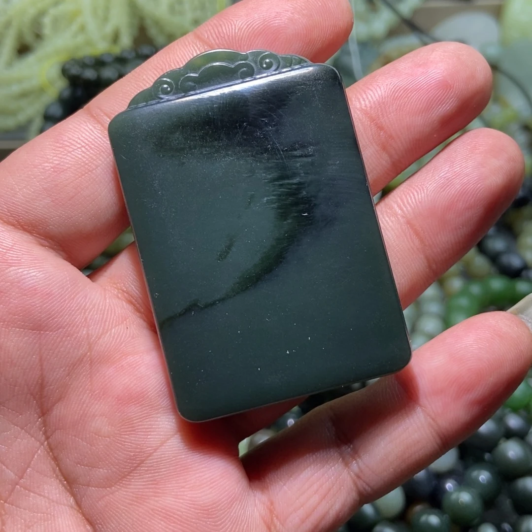 颈饰未镶嵌和田玉（糖玉）