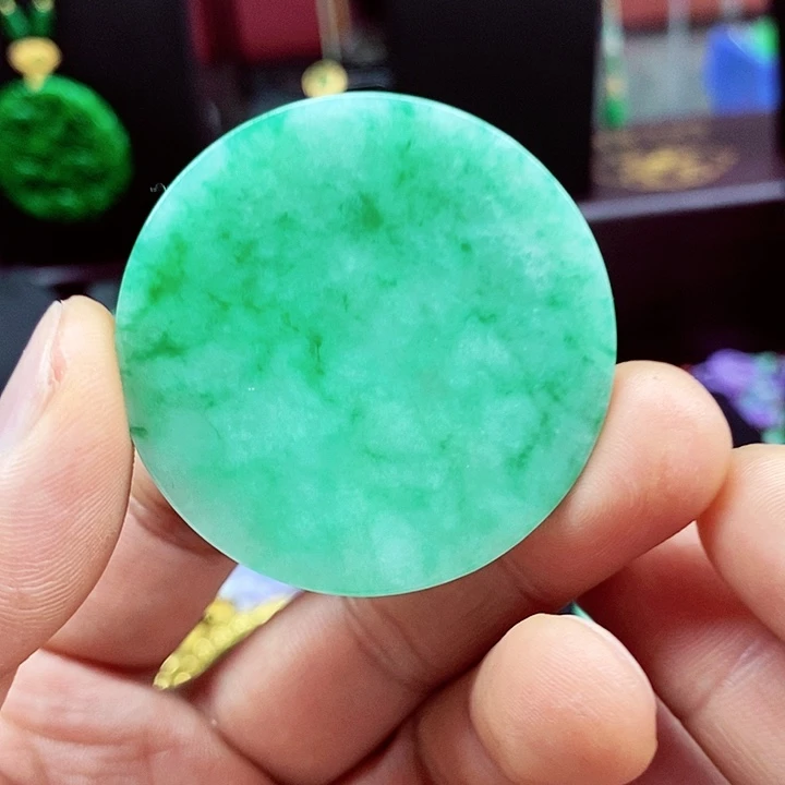 翡翠颈饰未镶嵌吊坠