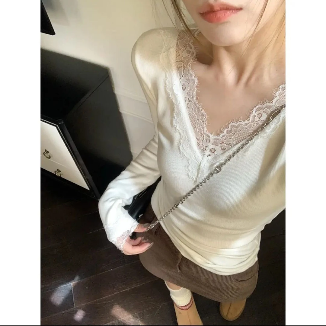 大码胖MM显瘦纯欲感蕾丝磨毛拼接领打底衫女秋冬温柔内搭V领上衣