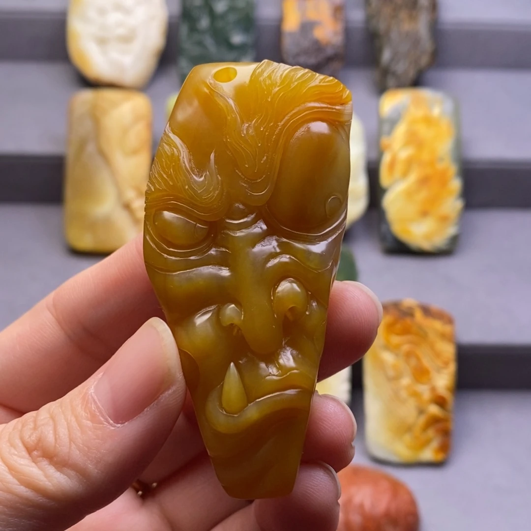 岫玉未镶嵌颈饰挂件