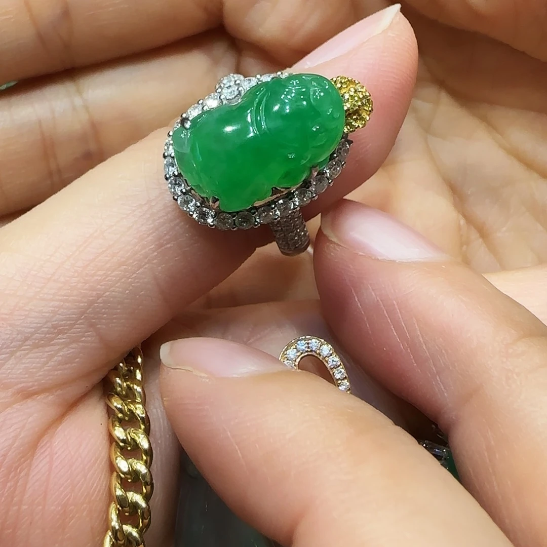 18K金镶嵌戒指翡翠