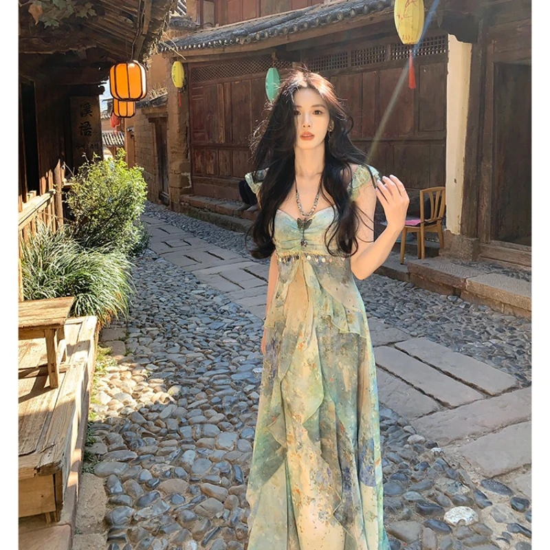 春长裙度假风印花吊带显瘦连衣裙法式收腰春夏仙女裙泡泡袖碎花