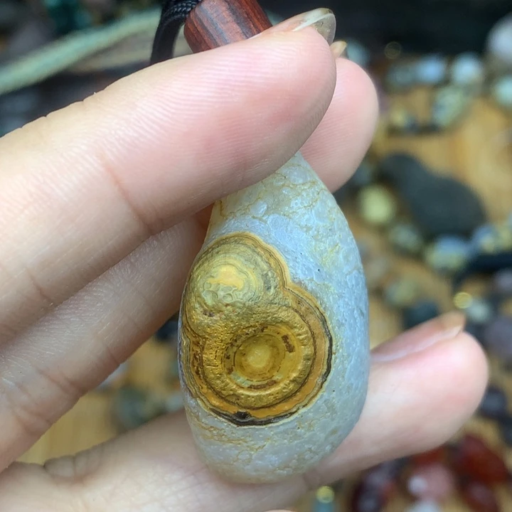 玛瑙/玉髓未镶嵌珠宝半成品