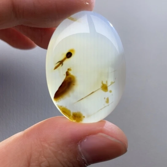 玛瑙/玉髓颈饰未镶嵌草