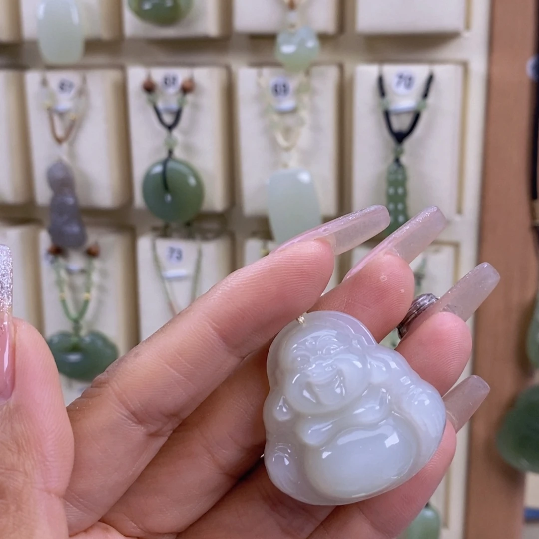 青***o颈饰未镶嵌和田玉