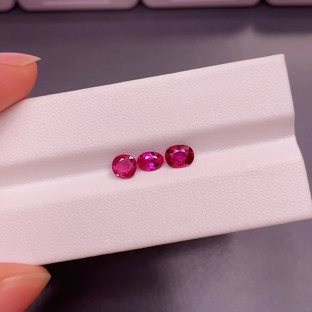 裸石红宝石360一克拉，仅供展示，挑好上定向