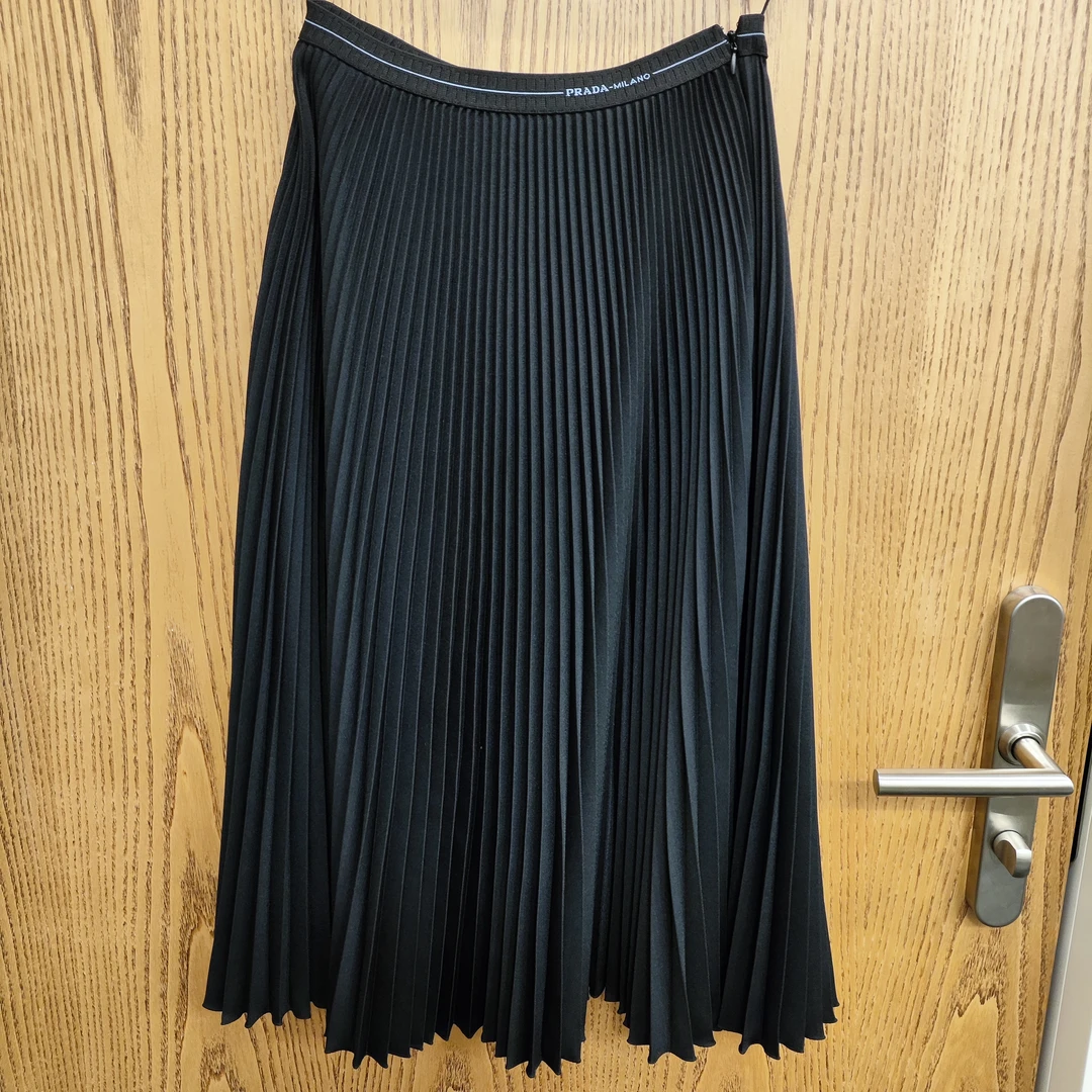 95新 Prada/普拉达 麦殿/长裙黑色40S码/240914VWS9K09