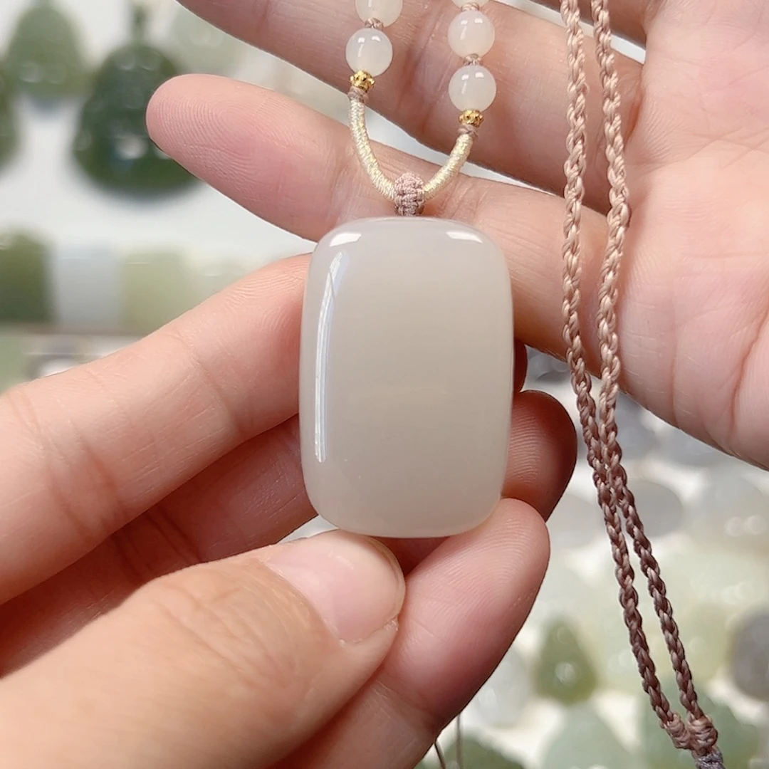 颈饰未镶嵌和田玉