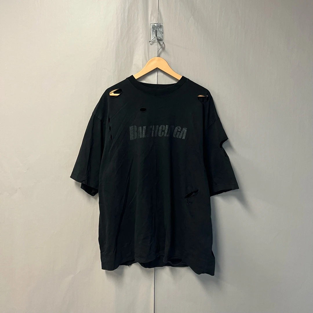 99新 Balenciaga/巴黎世家 新款纯黑色破洞短袖 xs码 #5410