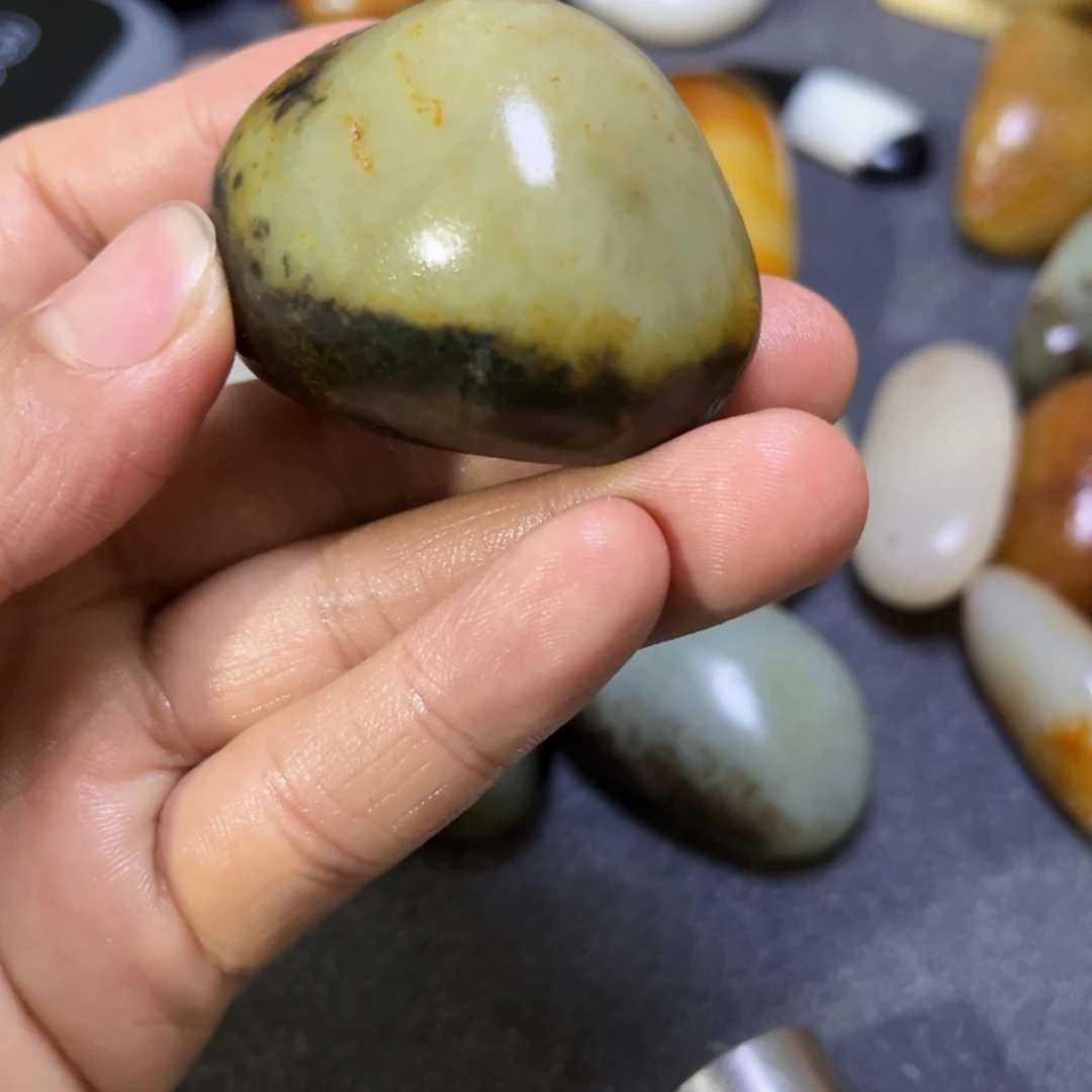 经***济和田玉未镶嵌珠宝奇石