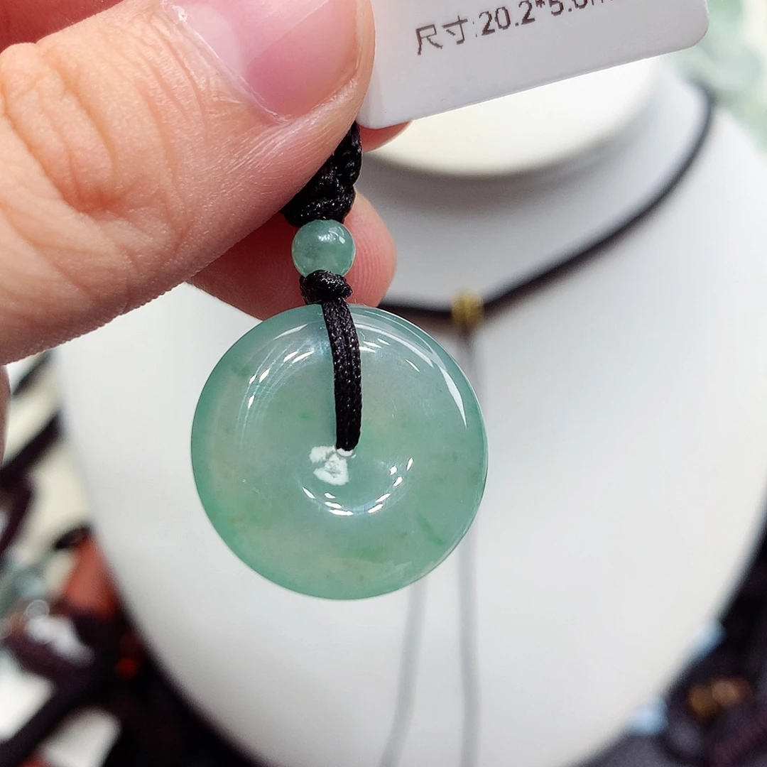 翡翠未镶嵌颈饰编号139，20.2/5.0