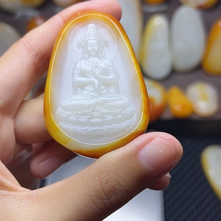 和田玉未镶嵌颈饰