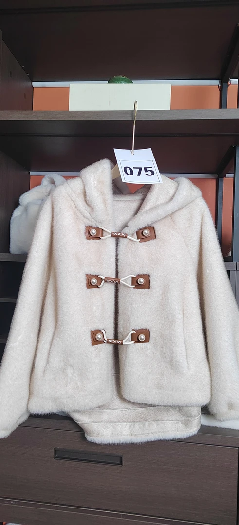 075洋气小个子穿搭秋冬毛毛外套女2025新款时尚宽松显瘦百搭潮流