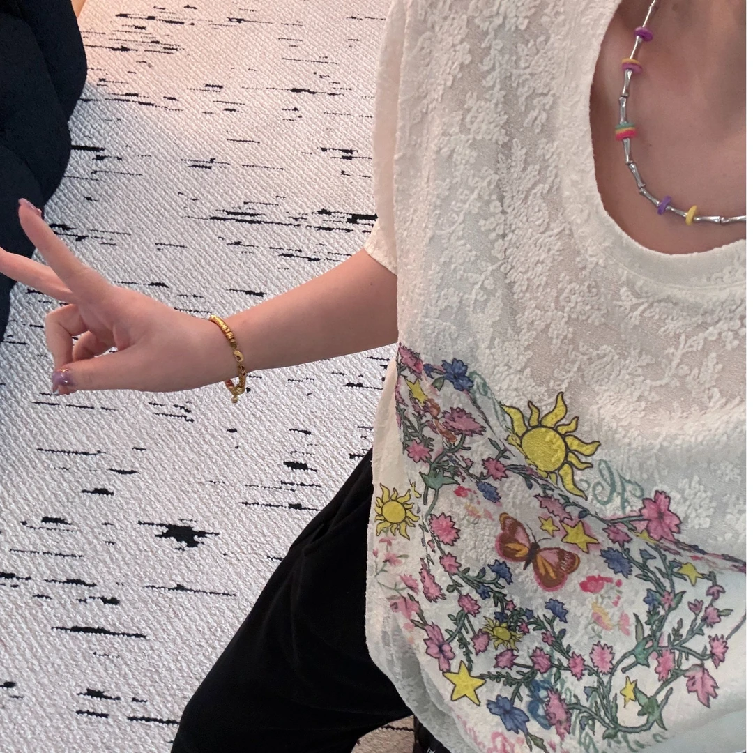 晶咕【花花蝴蝶】百搭宽松圆领大版时尚胸前绘画短袖T恤