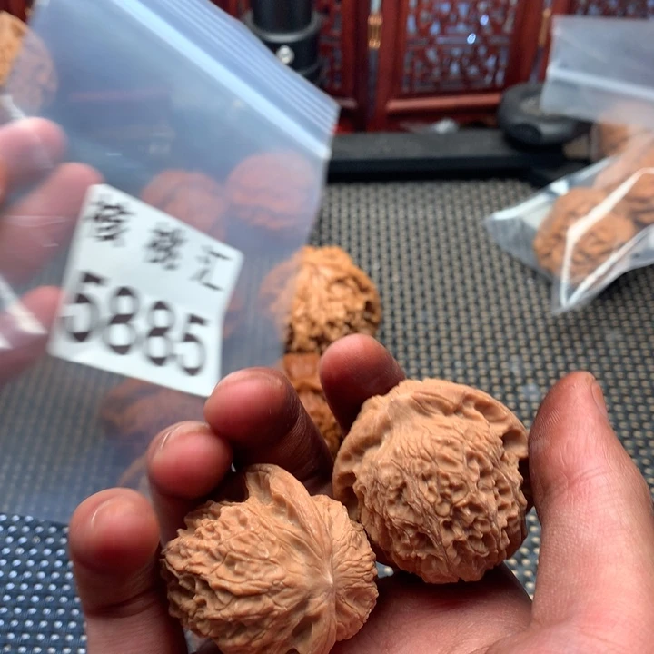 吊坠文玩核桃血麒麟