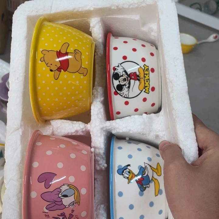 陶瓷四个乐趣米饭碗