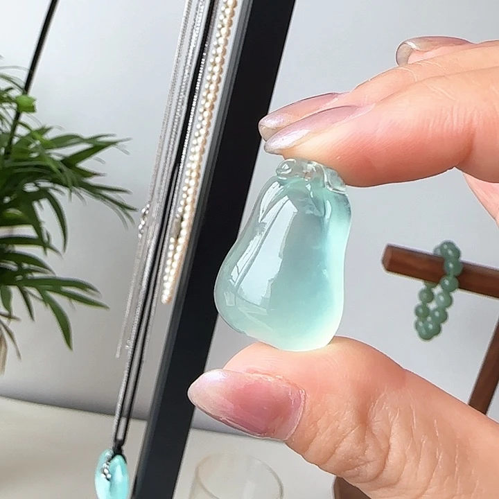 岫玉未镶嵌颈饰岫玉