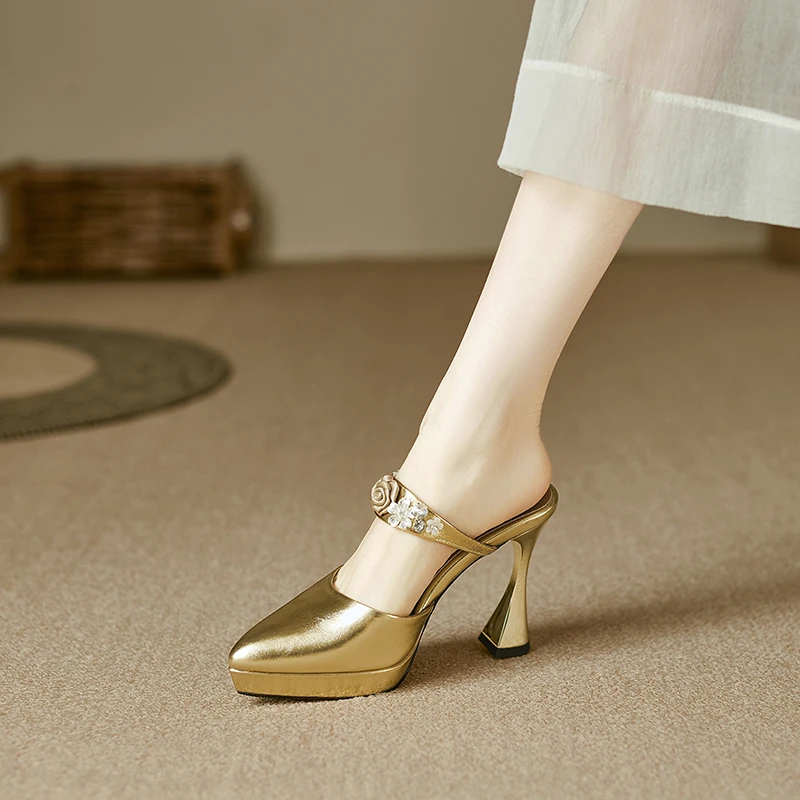 10cm小个子高跟包头凉拖鞋女夏新款金色尖头粗跟气质银色半拖外穿