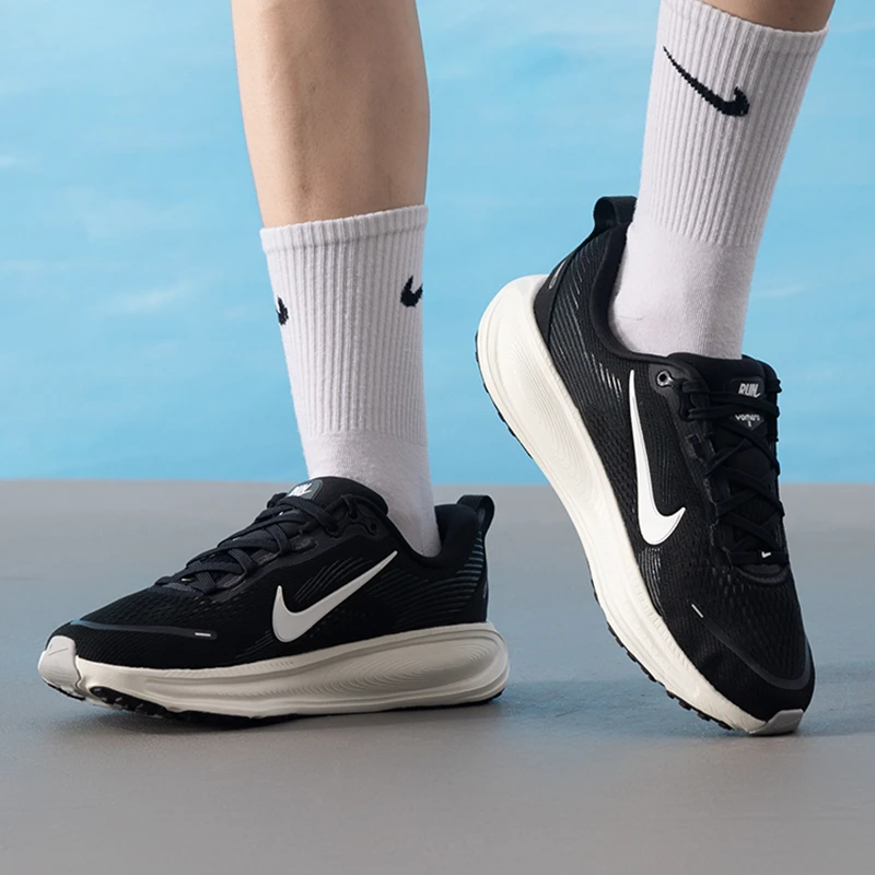 【高颜值】耐克迈柔女鞋新款跑步鞋VOMERO18缓震透气运动鞋休闲鞋