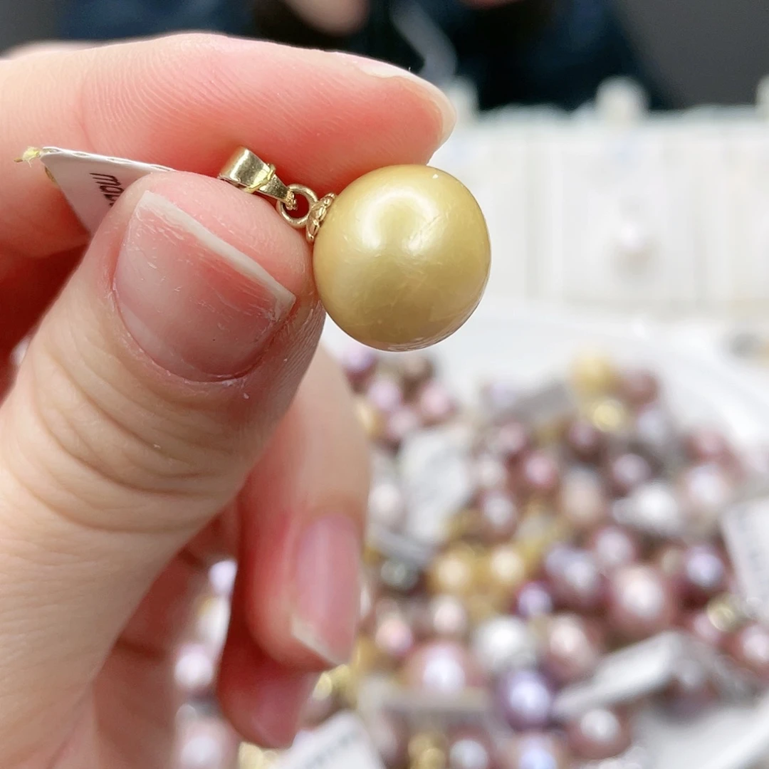 淡水珍珠吊坠(赠链)未镶嵌