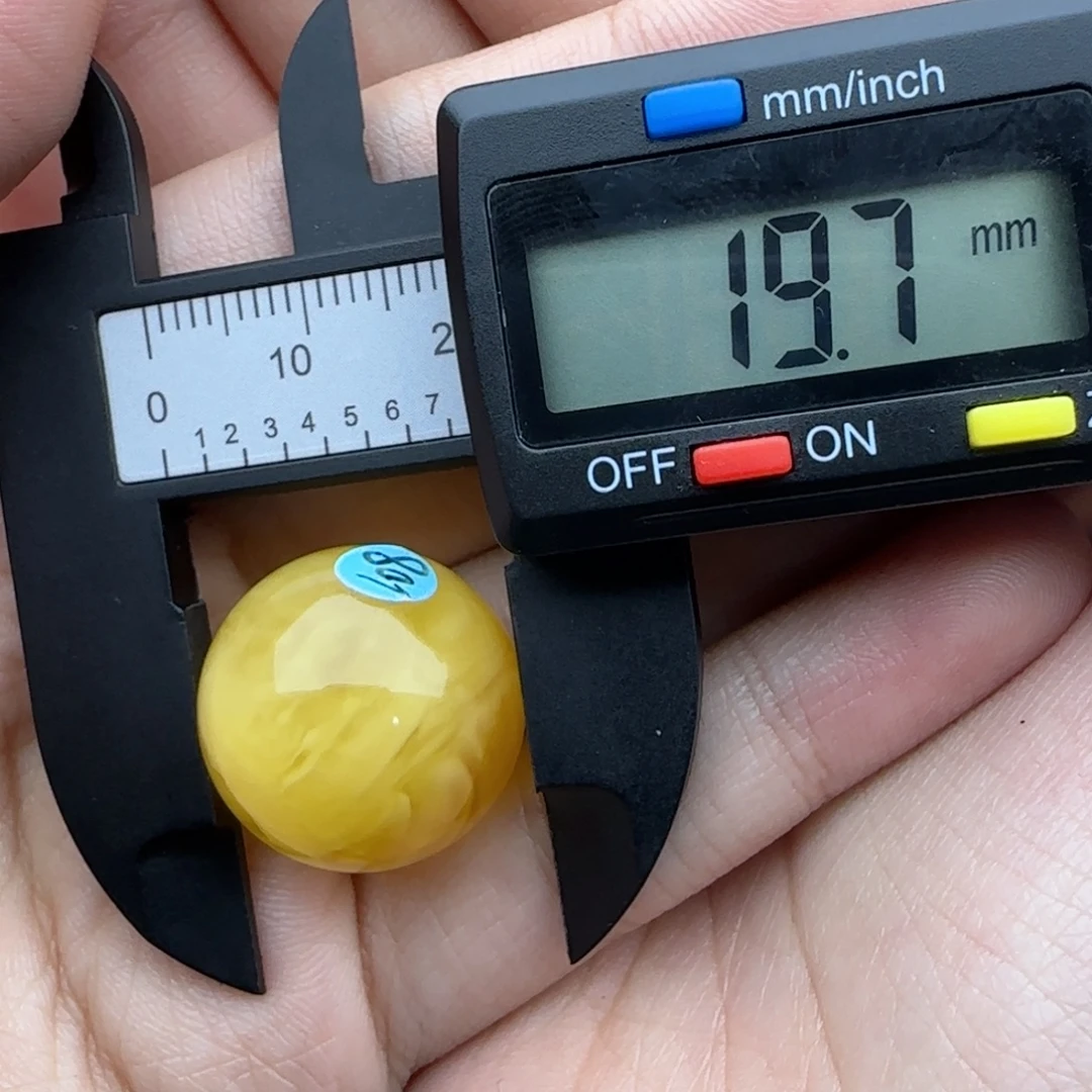 K***C蜜蜡未镶嵌裸石飘花圆珠