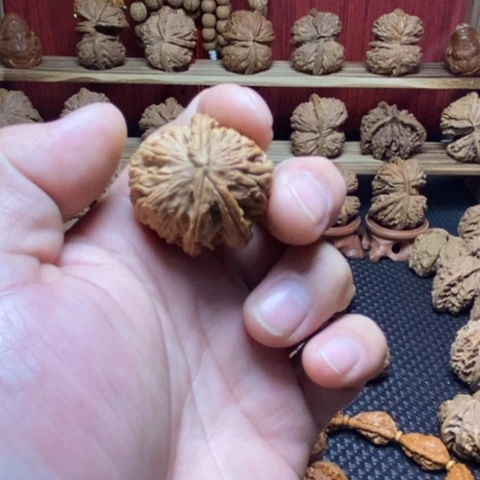 郭***店文玩核桃把件核桃
