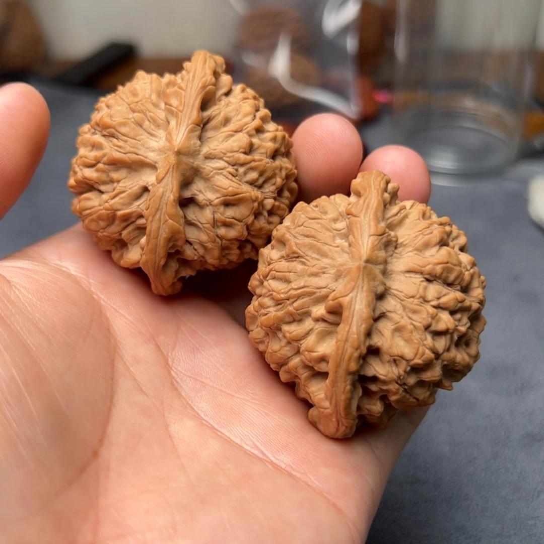 桃核把件大**虫麒麟纹官帽
