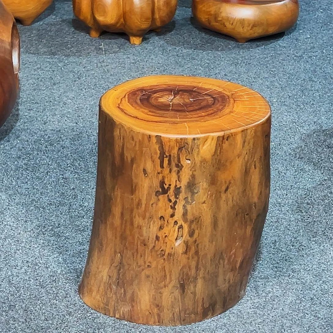 28 号香樟木尺寸：33-31-40cm