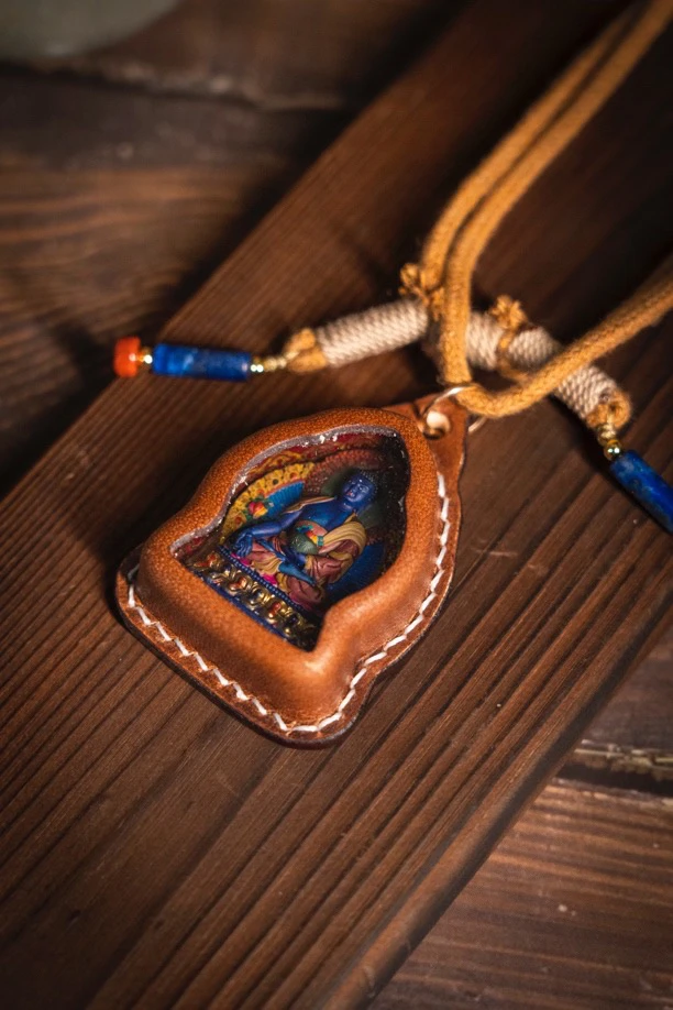 非金属皮质吊坠 【康健之缘】药师  擦擦  复古牛皮天然彩绘擦擦