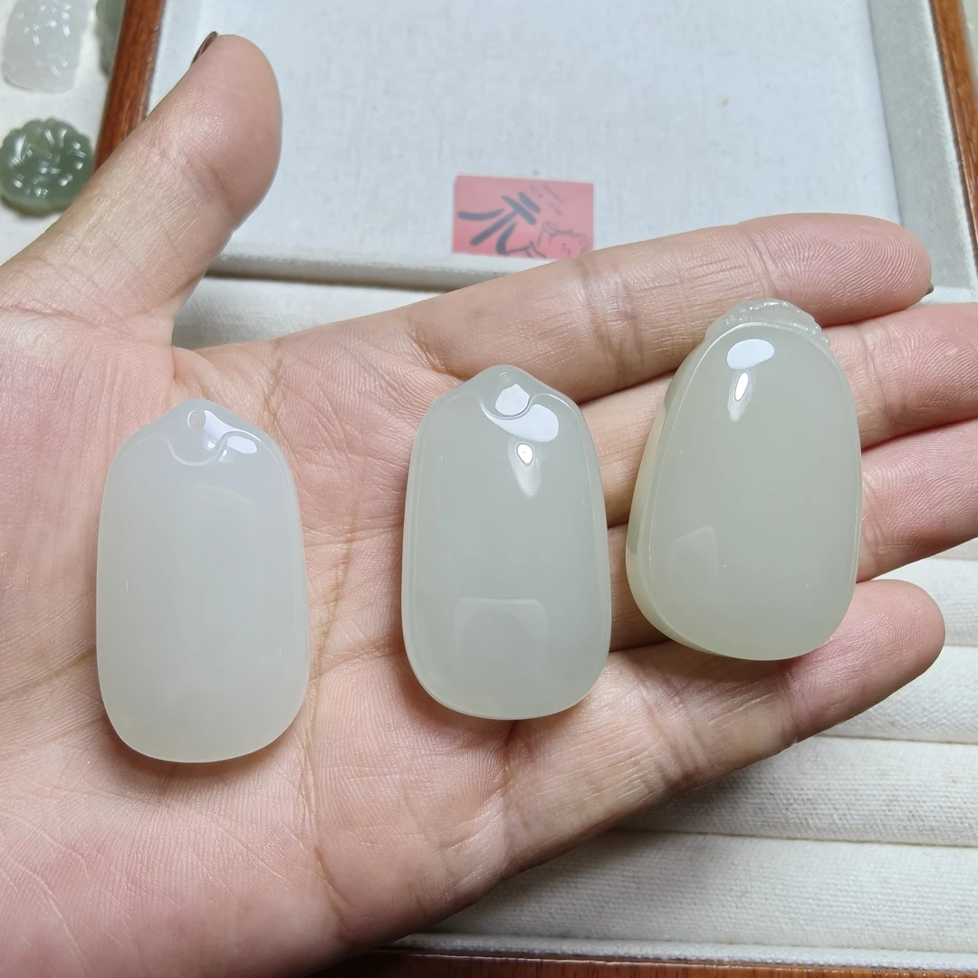 和田玉青海料无事牌男女百搭款多样性发货(拍一发一)