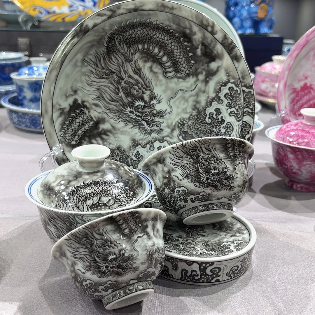 瓷片景德镇瓷器精品陈列
