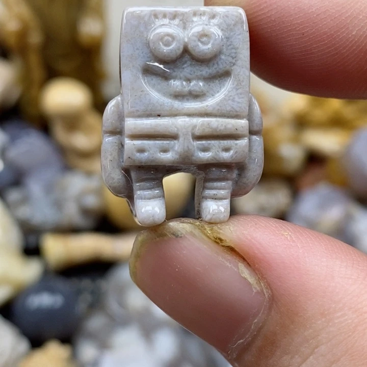 颈饰未镶嵌硅化珊瑚（珊瑚玉）小