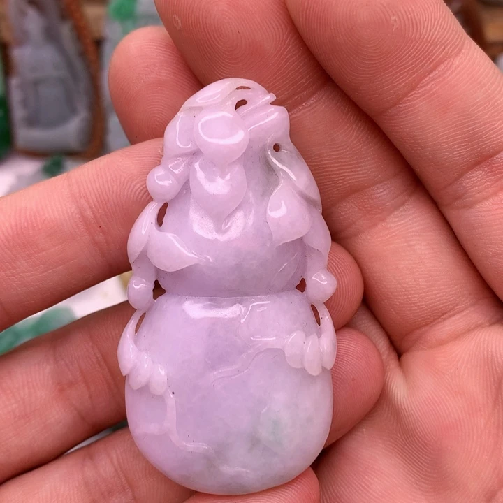 颈饰未镶嵌翡翠倔**生翡翠